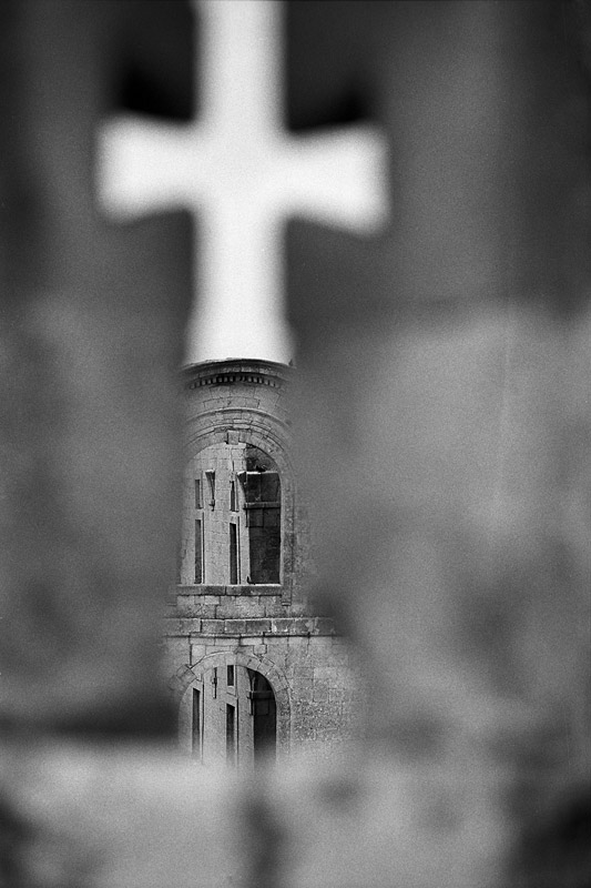 Le sabre et le goupillon - abbaye de Montmajour