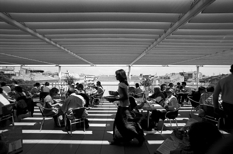 Caf du Carr d'Art  Nmes, architecte Norman Foster