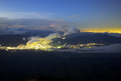 Panorama nocturne depuis le mont Fuji