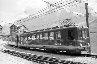 Le train  crmaillre de Kleine Scheidegg