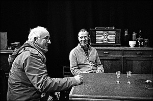 Un verre de genivre, la musique en arrire-plan